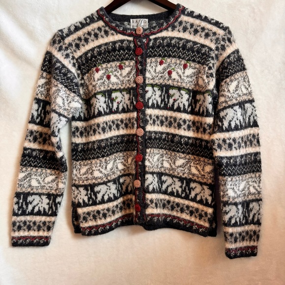 Rafa made in Peru 100% Alpaca button up cardigan guesstimate size small - Picture 6 of 9